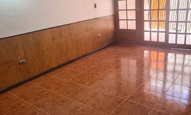 Venta de Amplia y Hermosa Casa, todo sólido. Arica