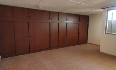 Venta de Amplia y Hermosa Casa, todo sólido. Arica