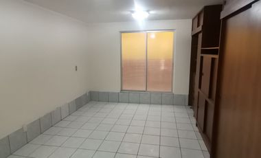 Venta de Amplia y Hermosa Casa, todo sólido. Arica