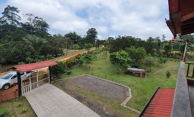 Casa en venta de 180 m² + 1.800 m de Terreno en Pedro Vicente Maldonado - Ecuador