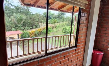 Casa en venta de 180 m² + 1.800 m de Terreno en Pedro Vicente Maldonado - Ecuador