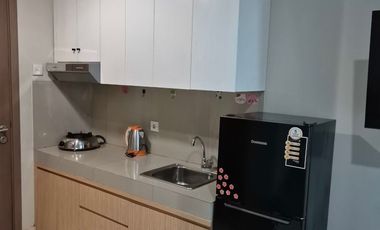 Puri Orchard Studio lt 3 hadap Kolam Renang, Furnished