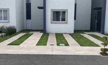 Se renta casa con comedor en hacienda de las fuentes, Calimaya, Estado de México
