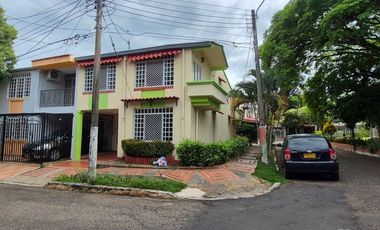 🏡 CASA ESQUINERA DE DOS PISOS EN VENTA – VILLA CAFÉ, NEIVA