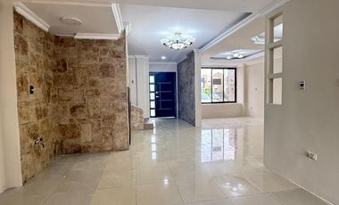 Alquilo casa de 3 dormitorios en Matices, Avenida León Febres Cordero
