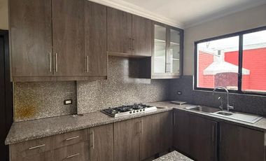 Alquilo casa de 3 dormitorios en Matices, Avenida León Febres Cordero