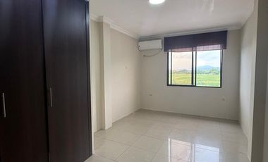 Alquilo casa de 3 dormitorios en Matices, Avenida León Febres Cordero