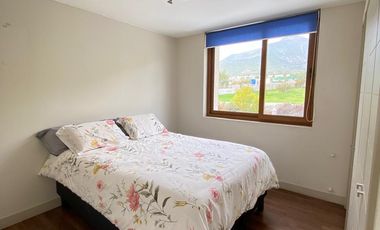 VENTA ESPECTACULAR CASA MEDITERRÁNEA EN CONDOMINIO | CHAMISERO | 4D + SERVICIO + QUINCHO + PISCINA | A PASOS ALIANZA FRANCESA | UF 10.300