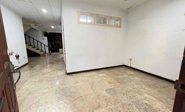 RUMAH TANJUNG DUREN ROW JALAN SATU MOBIL JAKARTA SELATAN