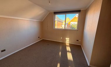 SE VENDE CÓMODA CASA DENTRO DE CONDOMINIO EN CURAUMA