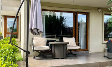 Departamento en Arriendo Ubicado en Primer Piso con Terraza, Condominio Cumbres del Sur