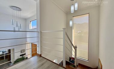 RINCONADA - ARRIENDA CASA DE DOS PISOS 2D 3B COND. EL GOLF