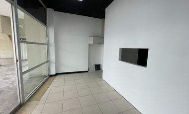 Local Comercial en Renta – Plaza del Sol | Barbasquillo, Manta
