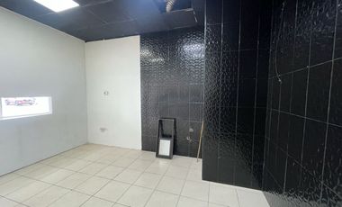 Local Comercial en Renta – Plaza del Sol | Barbasquillo, Manta