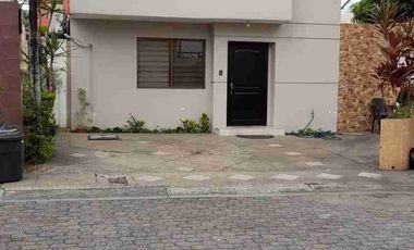 Alquilo casa en Urbanización San Felipe