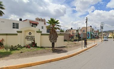 CASA EN VENTA DENTRO DE FRACCIONAMIENTO URBI VILLA DEL REY HUEHUETOCA
