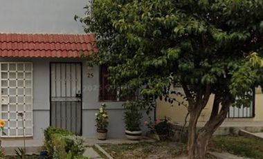 CASA EN VENTA DENTRO DE FRACCIONAMIENTO URBI VILLA DEL REY HUEHUETOCA