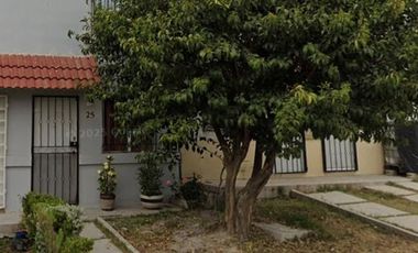 CASA EN VENTA DENTRO DE FRACCIONAMIENTO URBI VILLA DEL REY HUEHUETOCA
