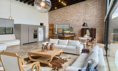 Venta de Casa en la via Rionegro - La Ceja