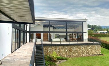 Venta de Casa en la via Rionegro - La Ceja