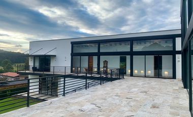 Venta de Casa en la via Rionegro - La Ceja