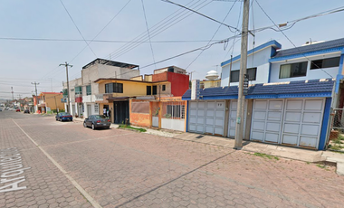 EXCELENTE OPORTUNIDAD EN UNA DE LAS MEJORES ZONAS DE TLAXCALA EN TLACOMULCO, CASA EN REMATE