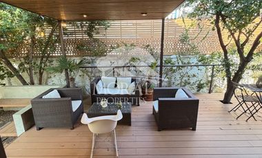 Arriendo Amplia y Remodelada Casa en Las Condes, Dentro de Pasaje Cerrado por Porton 4 Dormitorios Grandes 3 Baños y uno de Visitas 3 Estacionamientos