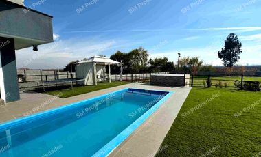 Exclusiva residencia autosustentable en parcelación privada | Sector El Boldo, Curicó