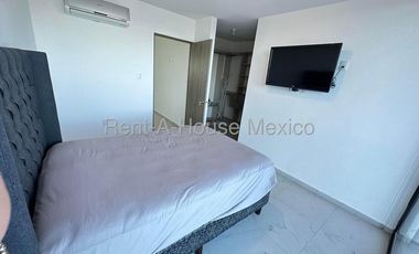 Casa en Renta en El Refugio, Amueblada 125m2 | 3 recamaras, 2.5 baños, 2 estac. | Alberca, Jardín