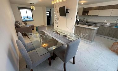 Casa en Renta en El Refugio, Amueblada 125m2 | 3 recamaras, 2.5 baños, 2 estac. | Alberca, Jardín