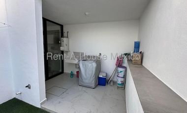 Casa en Renta en El Refugio, Amueblada 125m2 | 3 recamaras, 2.5 baños, 2 estac. | Alberca, Jardín