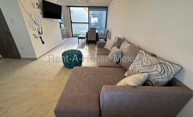 Casa en Renta en El Refugio, Amueblada 125m2 | 3 recamaras, 2.5 baños, 2 estac. | Alberca, Jardín