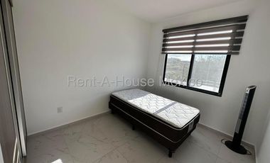 Casa en Renta en El Refugio, Amueblada 125m2 | 3 recamaras, 2.5 baños, 2 estac. | Alberca, Jardín
