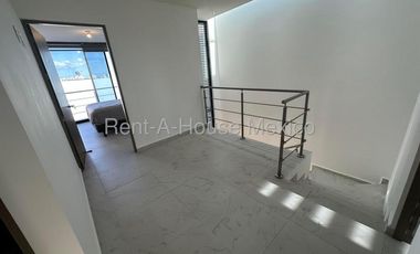 Casa en Renta en El Refugio, Amueblada 125m2 | 3 recamaras, 2.5 baños, 2 estac. | Alberca, Jardín
