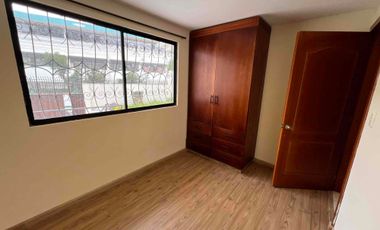 Casa de 3 habitaciones en renta , cerca de la Av. Ordóñez Lazzo