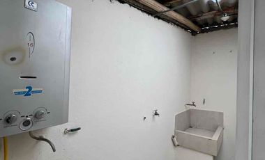 Casa de 3 habitaciones en renta , cerca de la Av. Ordóñez Lazzo