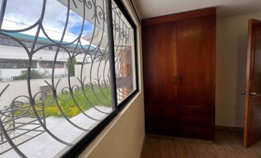 Casa de 3 habitaciones en renta , cerca de la Av. Ordóñez Lazzo