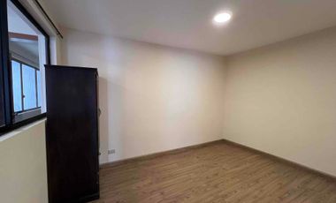 Casa de 3 habitaciones en renta , cerca de la Av. Ordóñez Lazzo