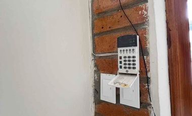 Casa de 3 habitaciones en renta , cerca de la Av. Ordóñez Lazzo