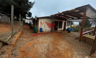 Casa Esquina de Un Piso con 3 Dormitorios, 1 Baño, Laguna Verde, Region de Valparaiso.
