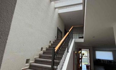 SE RENTA CASA EN VILLANTIGUA AMUEBLADA