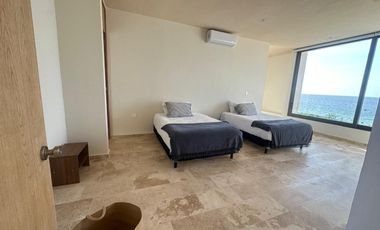 HERMOSA RESIDENCIA EN VENTA EN LA PLAYA DE SAN CRISANTO, YUC