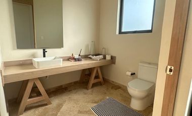 HERMOSA RESIDENCIA EN VENTA EN LA PLAYA DE SAN CRISANTO, YUC