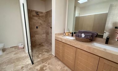 HERMOSA RESIDENCIA EN VENTA EN LA PLAYA DE SAN CRISANTO, YUC