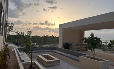 HERMOSA RESIDENCIA EN VENTA EN LA PLAYA DE SAN CRISANTO, YUC