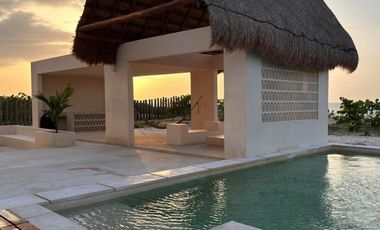 HERMOSA RESIDENCIA EN VENTA EN LA PLAYA DE SAN CRISANTO, YUC