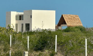 HERMOSA RESIDENCIA EN VENTA EN LA PLAYA DE SAN CRISANTO, YUC