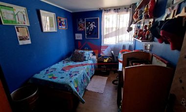 Casa de Un Piso con 3 Dormitorios 2 Baños, mas Una de Dos Pisos con 3 Dormitorios, 1 Baño, Comuna de Quilicura.