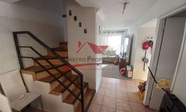 Hermosa Casa de Dos Pisos, 3 Dormitorios, 2 Baños, Villa Jardin del Sol, Comuna de Quilicura.