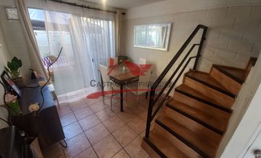 Hermosa Casa de Dos Pisos, 3 Dormitorios, 2 Baños, Villa Jardin del Sol, Comuna de Quilicura.